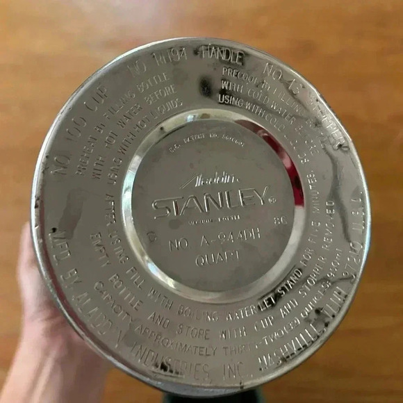 Vintage Stanley Aladdin Vacuum Thermos
A-944DH Quart With Pour Through Lid USA - Picture 8 of 11